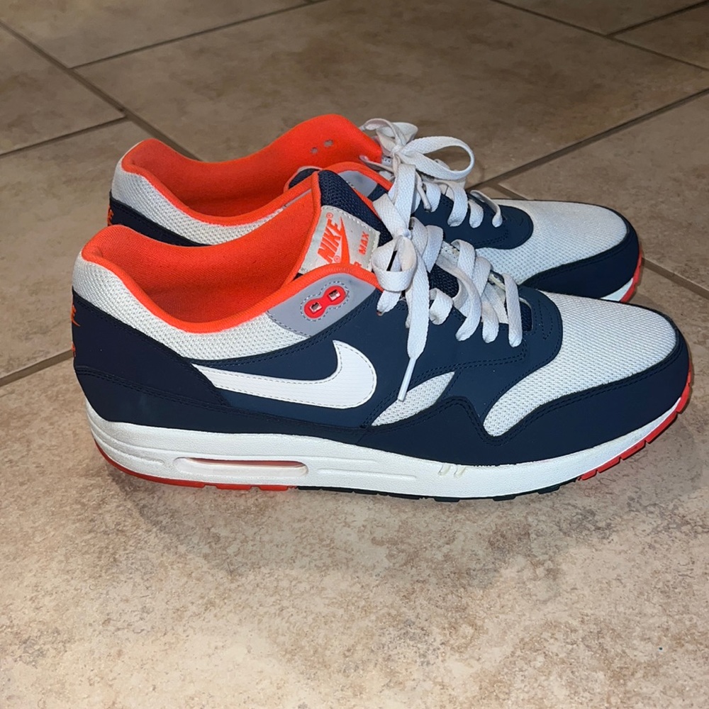 Nike Air Max 1 Crimson Obsidian.